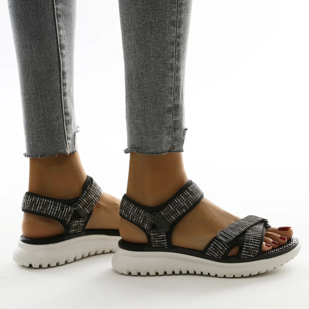 Sporty walking sandals